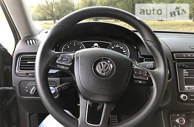 Внедорожник / Кроссовер Volkswagen Touareg 2014 в Киеве