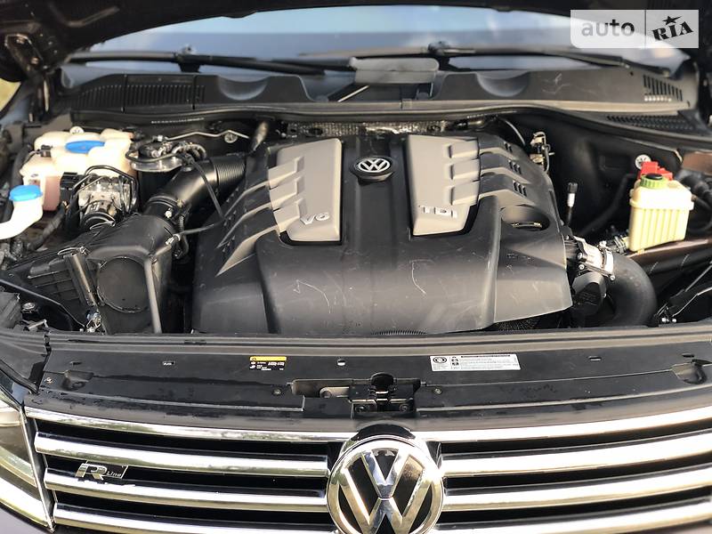 Внедорожник / Кроссовер Volkswagen Touareg 2014 в Киеве