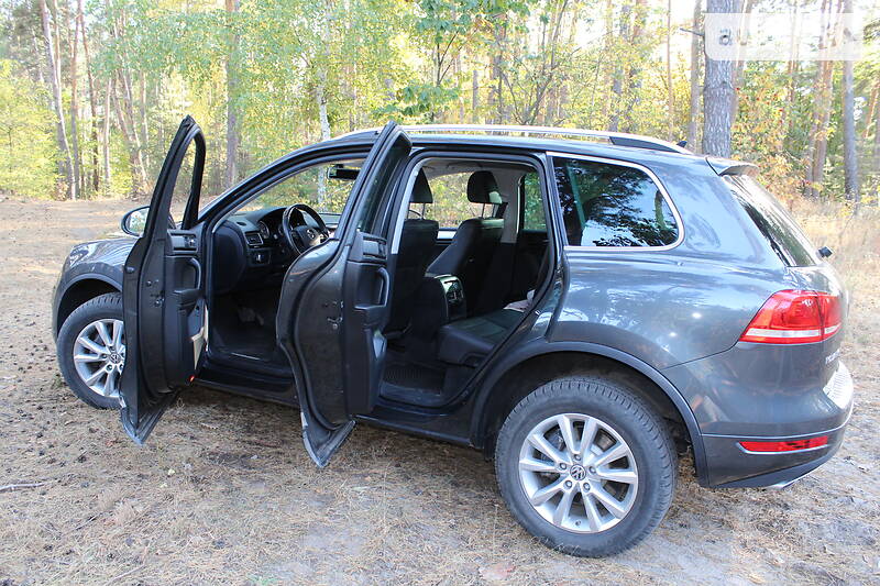 Внедорожник / Кроссовер Volkswagen Touareg 2014 в Харькове