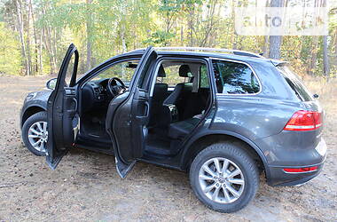 Внедорожник / Кроссовер Volkswagen Touareg 2014 в Харькове
