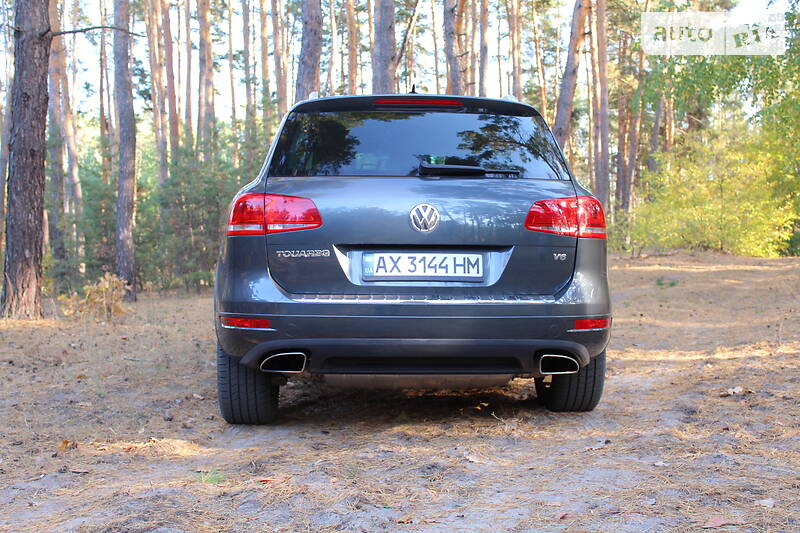 Внедорожник / Кроссовер Volkswagen Touareg 2014 в Харькове