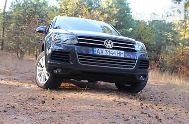 Внедорожник / Кроссовер Volkswagen Touareg 2014 в Харькове