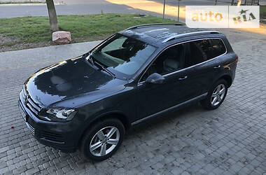 Позашляховик / Кросовер Volkswagen Touareg 2013 в 