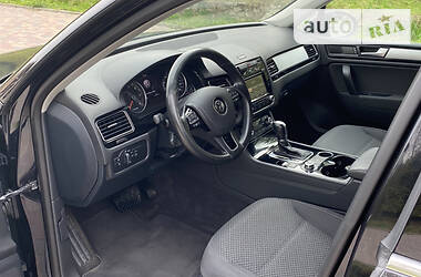 Внедорожник / Кроссовер Volkswagen Touareg 2014 в Тернополе