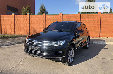 Позашляховик / Кросовер Volkswagen Touareg 2015 в Херсоні