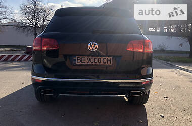 Позашляховик / Кросовер Volkswagen Touareg 2015 в Херсоні