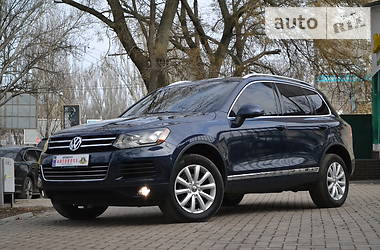 Внедорожник / Кроссовер Volkswagen Touareg 2011 в Николаеве