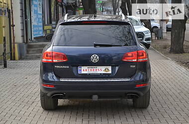 Внедорожник / Кроссовер Volkswagen Touareg 2011 в Николаеве