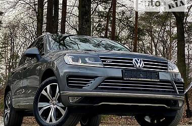 Внедорожник / Кроссовер Volkswagen Touareg 2017 в Дрогобыче