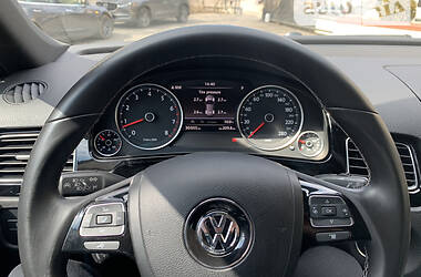 Внедорожник / Кроссовер Volkswagen Touareg 2016 в Львове