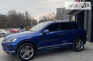 Позашляховик / Кросовер Volkswagen Touareg 2014 в Харкові