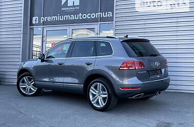 Внедорожник / Кроссовер Volkswagen Touareg 2012 в Киеве