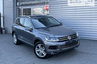 Внедорожник / Кроссовер Volkswagen Touareg 2012 в Киеве