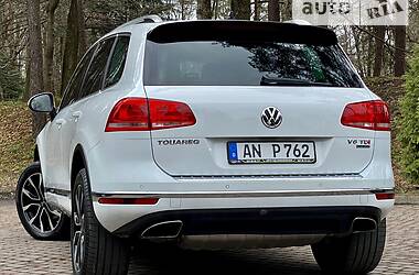 Внедорожник / Кроссовер Volkswagen Touareg 2016 в Дрогобыче