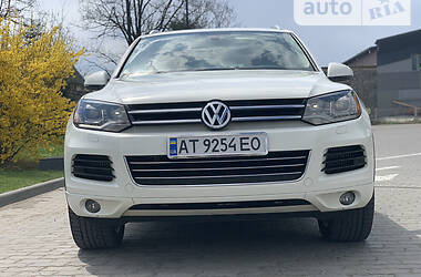 Внедорожник / Кроссовер Volkswagen Touareg 2011 в Надворной