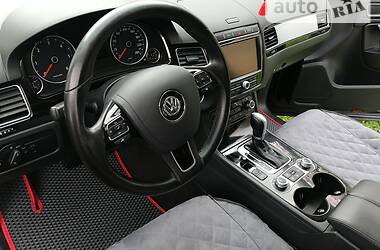Внедорожник / Кроссовер Volkswagen Touareg 2016 в Калуше