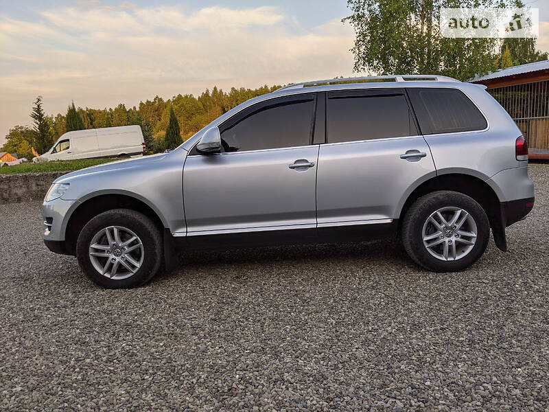 Позашляховик / Кросовер Volkswagen Touareg 2008 в Косові