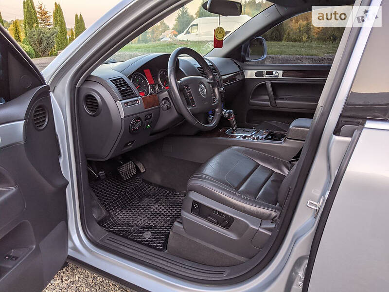 Позашляховик / Кросовер Volkswagen Touareg 2008 в Косові