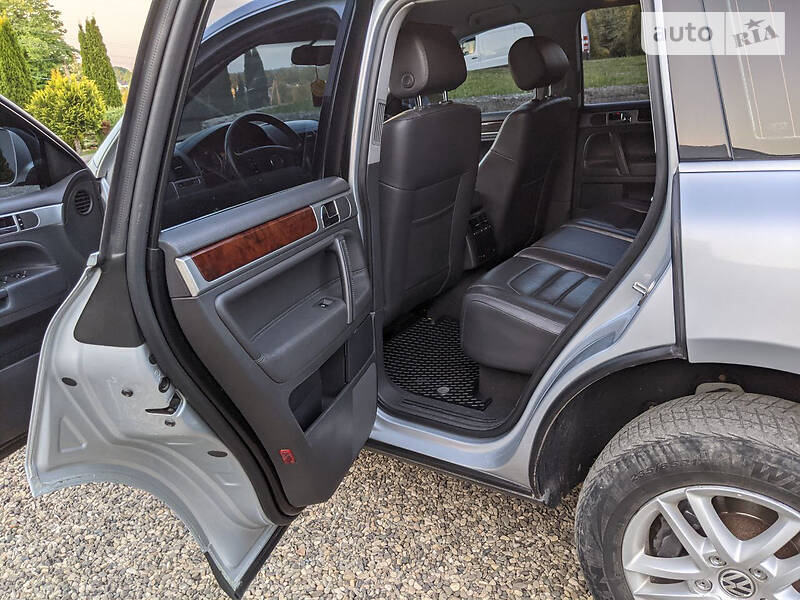 Позашляховик / Кросовер Volkswagen Touareg 2008 в Косові