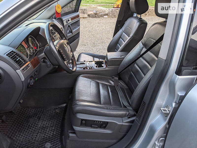 Позашляховик / Кросовер Volkswagen Touareg 2008 в Косові