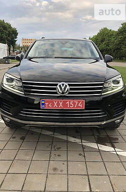 Внедорожник / Кроссовер Volkswagen Touareg 2016 в Черкассах