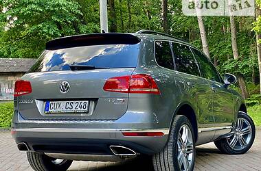 Позашляховик / Кросовер Volkswagen Touareg 2015 в Дрогобичі