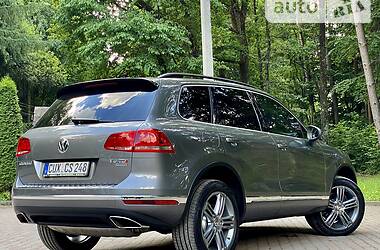 Внедорожник / Кроссовер Volkswagen Touareg 2015 в Дрогобыче