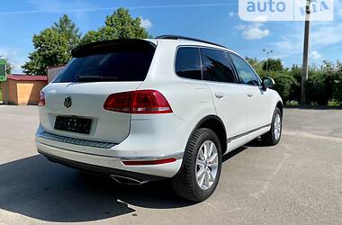 Внедорожник / Кроссовер Volkswagen Touareg 2015 в Тернополе