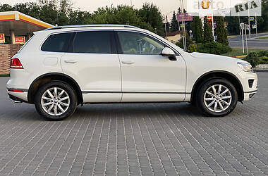 Внедорожник / Кроссовер Volkswagen Touareg 2016 в Хмельницком