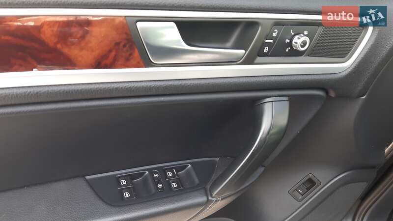 Позашляховик / Кросовер Volkswagen Touareg 2012 в Дрогобичі