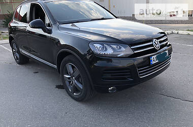 Позашляховик / Кросовер Volkswagen Touareg 2012 в Харкові