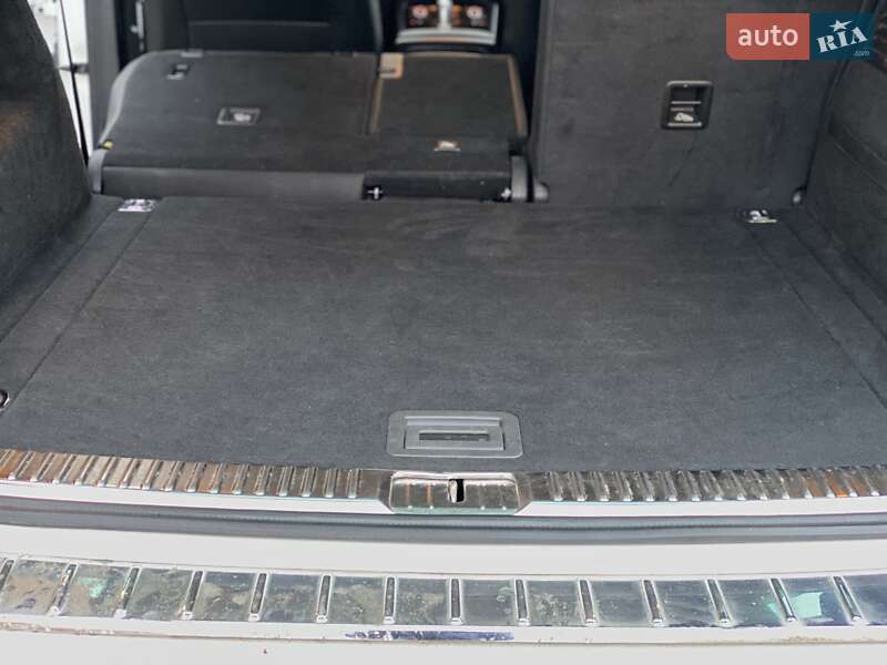 Внедорожник / Кроссовер Volkswagen Touareg 2014 в Ровно