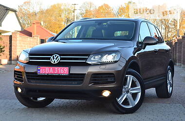 Внедорожник / Кроссовер Volkswagen Touareg 2012 в Ровно