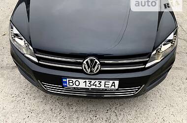 Внедорожник / Кроссовер Volkswagen Touareg 2012 в Нетешине