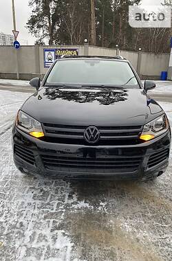 Позашляховик / Кросовер Volkswagen Touareg 2010 в Пирятині