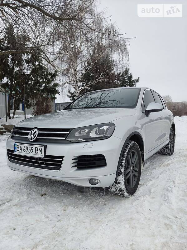 Внедорожник / Кроссовер Volkswagen Touareg 2012 в Кропивницком