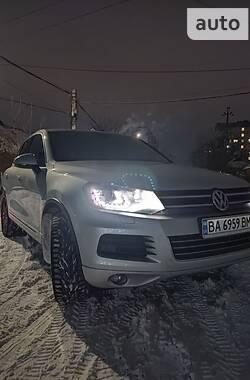 Внедорожник / Кроссовер Volkswagen Touareg 2012 в Кропивницком