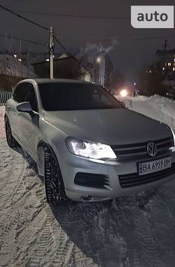 Внедорожник / Кроссовер Volkswagen Touareg 2012 в Кропивницком