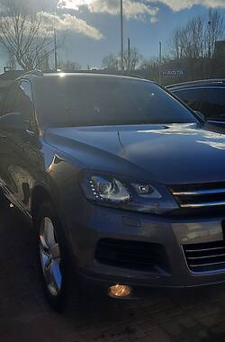 Внедорожник / Кроссовер Volkswagen Touareg 2013 в Черкассах