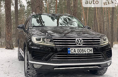 Позашляховик / Кросовер Volkswagen Touareg 2014 в Черкасах