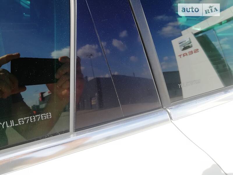 Внедорожник / Кроссовер Volkswagen Touareg 2011 в Львове