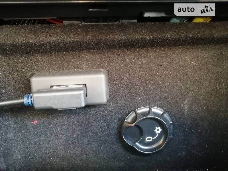 Внедорожник / Кроссовер Volkswagen Touareg 2011 в Львове