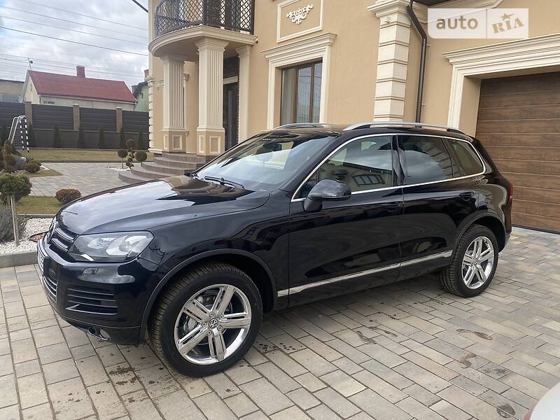 Универсал Volkswagen Touareg 2013 в Черновцах