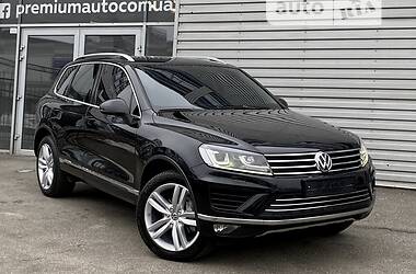 Внедорожник / Кроссовер Volkswagen Touareg 2014 в Киеве