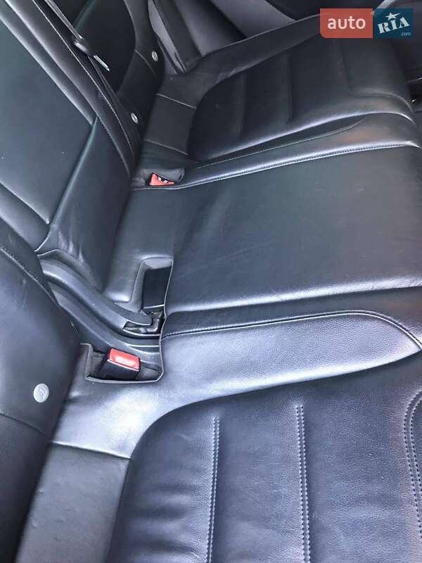 Внедорожник / Кроссовер Volkswagen Touareg 2013 в Иршаве