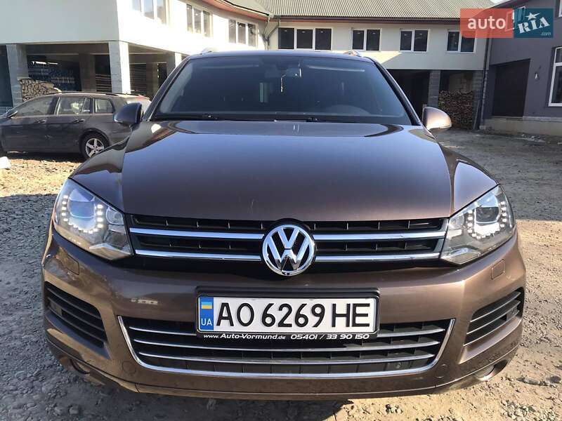 Внедорожник / Кроссовер Volkswagen Touareg 2013 в Иршаве