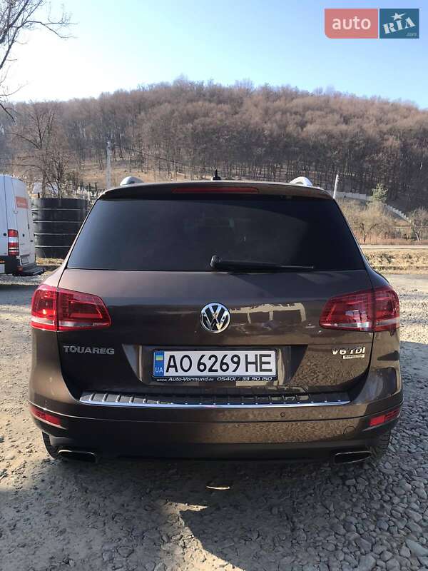 Внедорожник / Кроссовер Volkswagen Touareg 2013 в Иршаве
