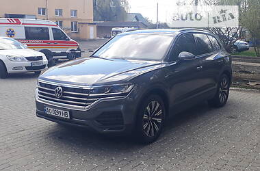 Позашляховик / Кросовер Volkswagen Touareg 2021 в Ужгороді