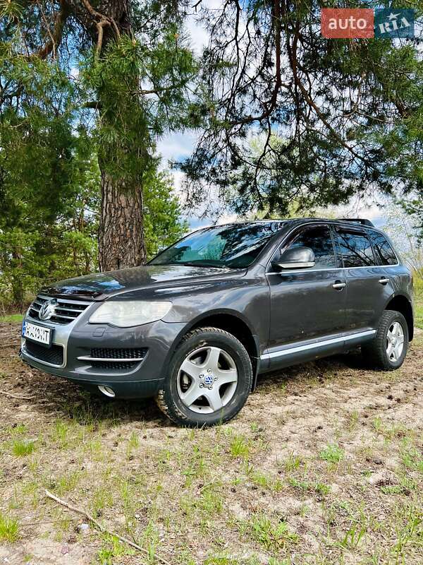 Внедорожник / Кроссовер Volkswagen Touareg 2007 в Киеве