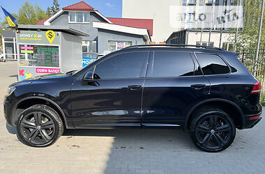 Внедорожник / Кроссовер Volkswagen Touareg 2015 в Ужгороде